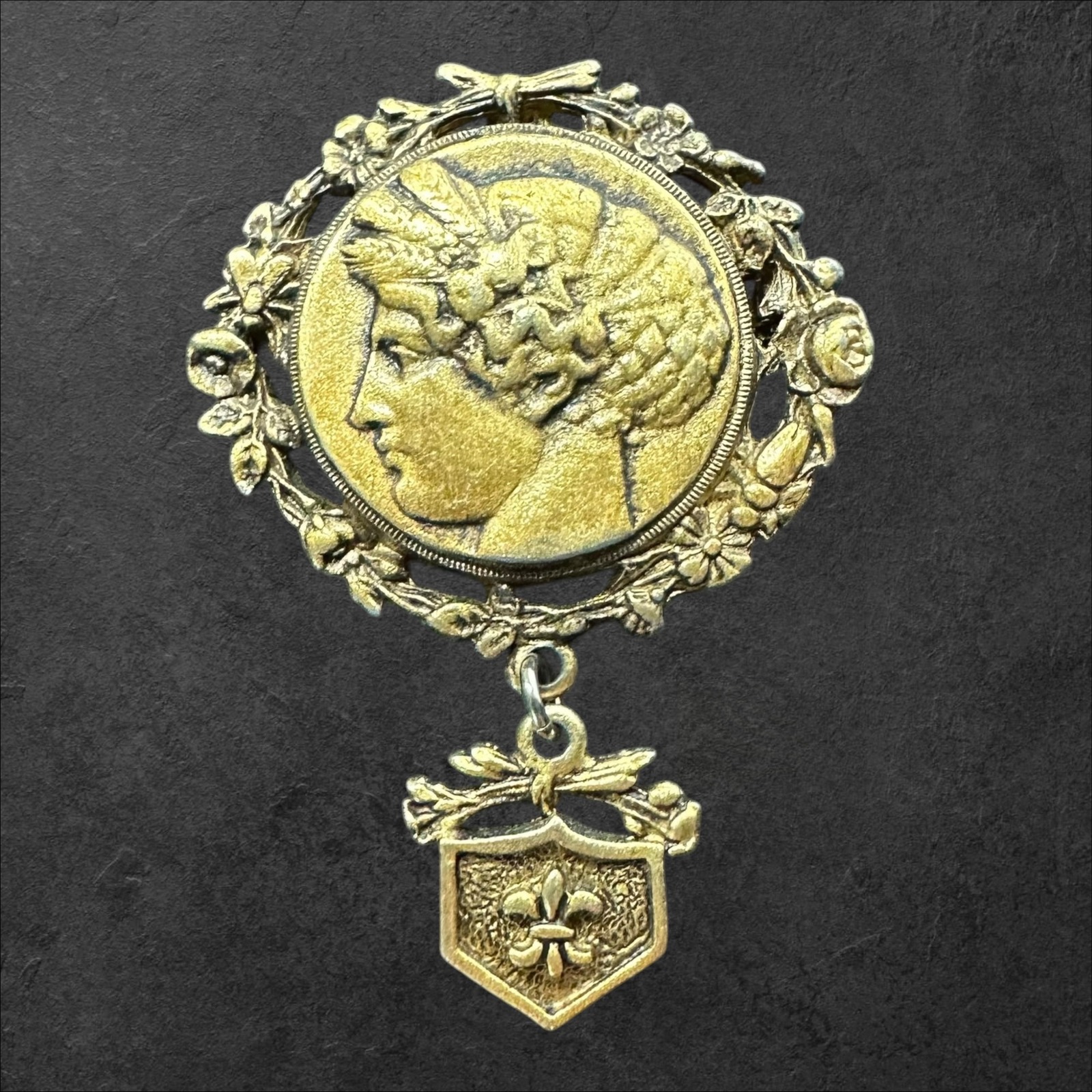 Unmarked Cameo Brooch Pendant Gold Tone Fleur-De-Lis Coin Style
